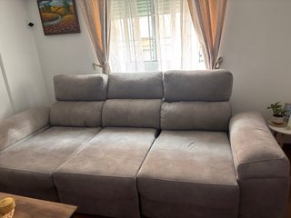 Sofá de tela beige y gris  Medidas de largo 3m 120
