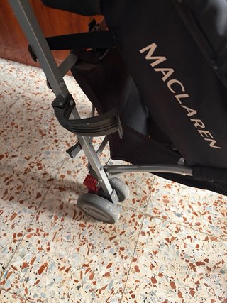 Silla de paseo Maclaren gris