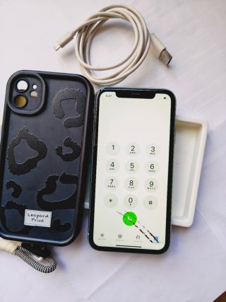 iPhone 11 64GB - Funciona Perfecto todo original