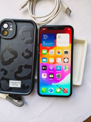 iPhone 11 64GB - Funciona Perfecto todo original