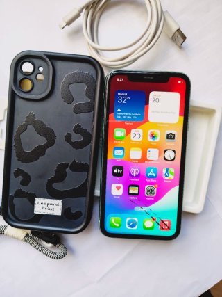 iPhone 11 64GB - Funciona Perfecto todo original