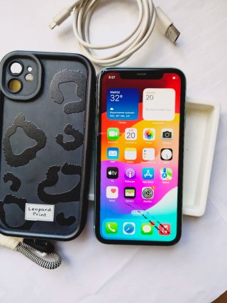 iPhone 11 64GB - Funciona Perfecto todo original