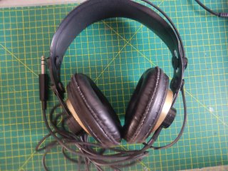 AKG K240 Monitor Auriculares 600 Ohms