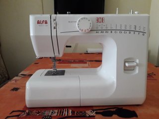 Máquina de coser Alfa Modelo 1605