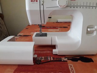 Máquina de coser Alfa Modelo 1605