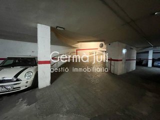 Garaje en venta en Centre en Badalona