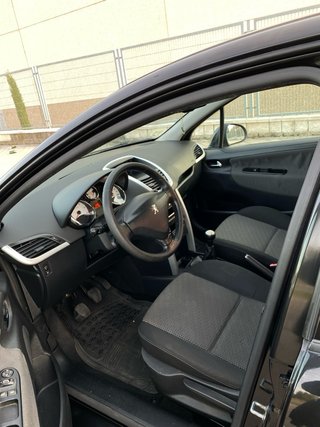Peugeot 207 2010