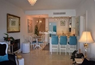 Casa adosada en venta en Los Naranjos - Las Brisas en Marbella
