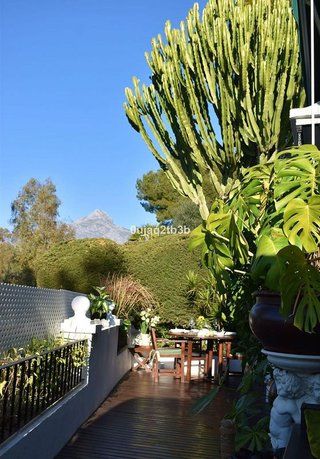 Casa adosada en venta en Los Naranjos - Las Brisas en Marbella