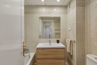 Piso en venta en Los Arqueros-Puerto del Almendro en Benahavís
