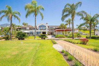Piso en venta en Los Arqueros-Puerto del Almendro en Benahavís