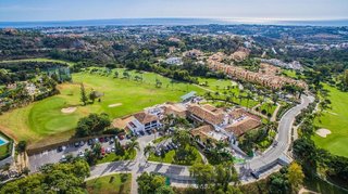 Piso en venta en Los Arqueros-Puerto del Almendro en Benahavís