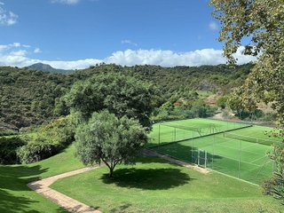 Piso en venta en Los Arqueros-Puerto del Almendro en Benahavís