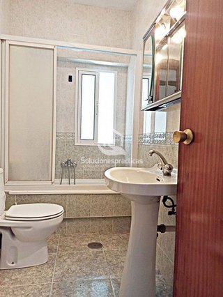 Piso en alquiler en Peñamefecit - Avda Barcelona en Jaén