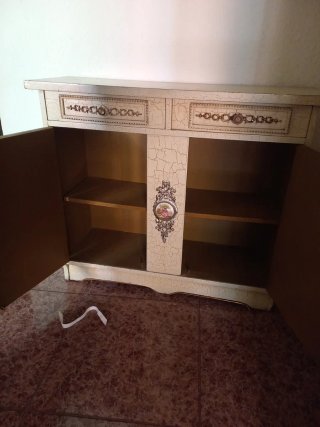 Mueble auxiliar vintage para restaurar