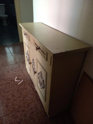 Mueble auxiliar vintage para restaurar