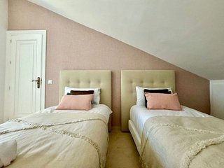 Casa adosada en alquiler en Nueva Andalucía centro en Marbella