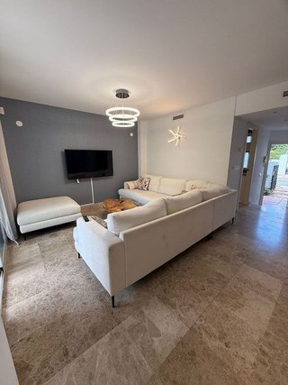 Casa adosada en alquiler en Los Naranjos - Las Brisas en Marbella