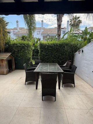Casa adosada en alquiler en Los Naranjos - Las Brisas en Marbella