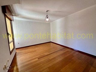 Piso en alquiler en Zona de Plaza de Barcelos en Pontevedra