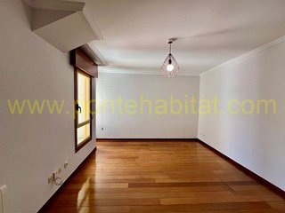 Piso en alquiler en Zona de Plaza de Barcelos en Pontevedra