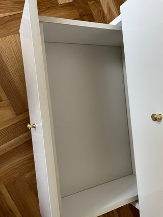 Mesita de noche de madera