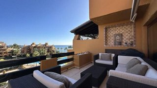 Piso en alquiler en El Padrón - El Velerín - Voladilla en Estepona