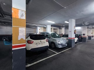 Garaje en venta en Artigas - Llefià en Badalona