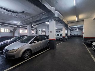 Garaje en venta en Artigas - Llefià en Badalona
