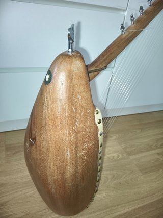 Arpa artesanal de madera