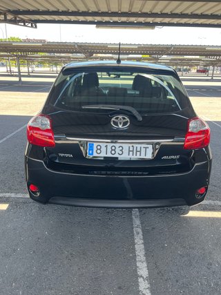 Toyota Auris Negro