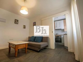 Piso en venta en La Goleta - San Felipe Neri en Málaga