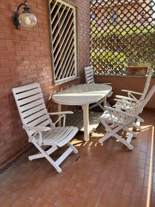Set tavolo e sedie in plastica