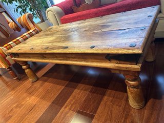 Mesa de centro de madera rústica