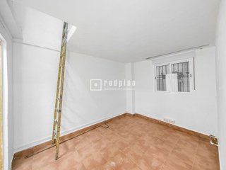 Local comercial en venta en Valderas - Los Castillos en Alcorcón