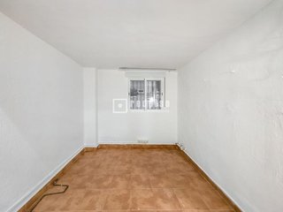Local comercial en venta en Valderas - Los Castillos en Alcorcón