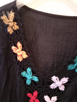 Copricostume nero Shein fiori colorati