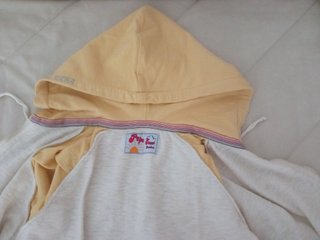 Sudadera con cremallera y capucha