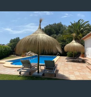 Sombrilla y pérgola de chanvro a medida