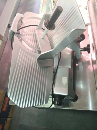 Cortadora de fiambres profesional