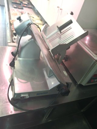 Cortadora de fiambres profesional
