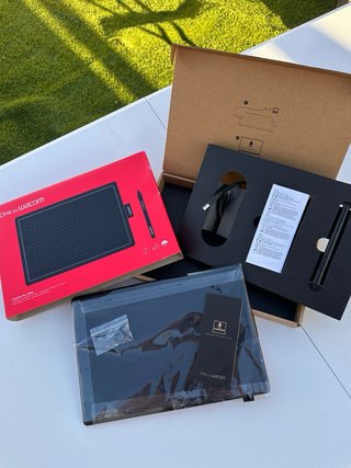 Tableta gráfica Wacom One Medium (CTL-672) en muy