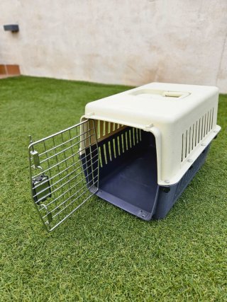 Transportín para mascotas beige y gris