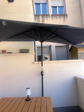 Sombrilla y soporte Terraza AMMERUD