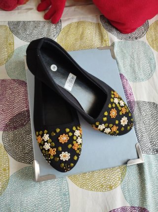 Manoletinas bordadas talla 38