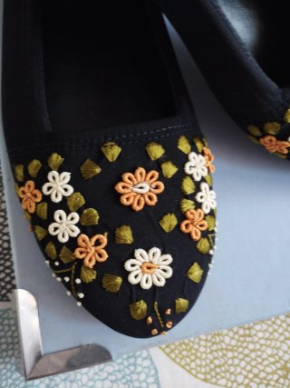 Manoletinas bordadas talla 38