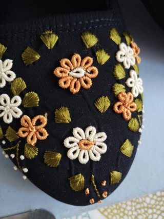 Manoletinas bordadas talla 38