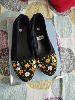 Manoletinas bordadas talla 38