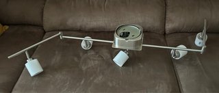 Lámpara LED de salón plata y blanco