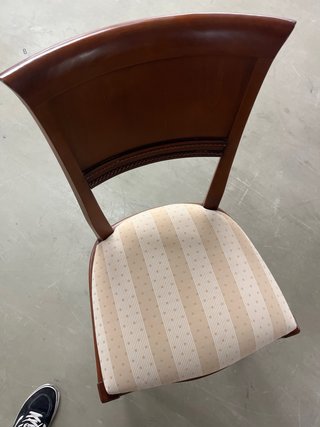 Juego de 2 sillas antiguas de madera